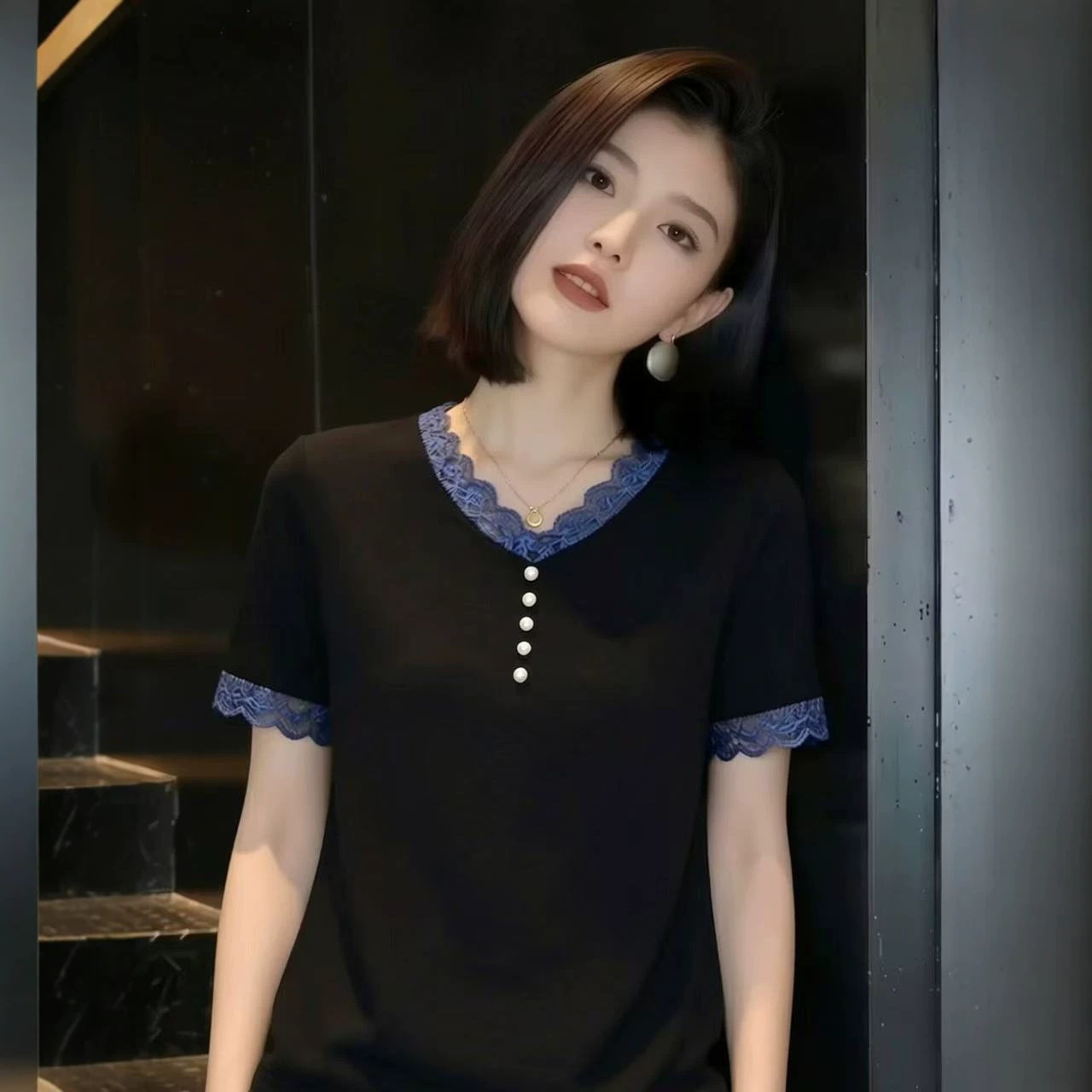 Áo thun ren cổ V tay ngắn nữ phong cách Hàn Quốc — đen