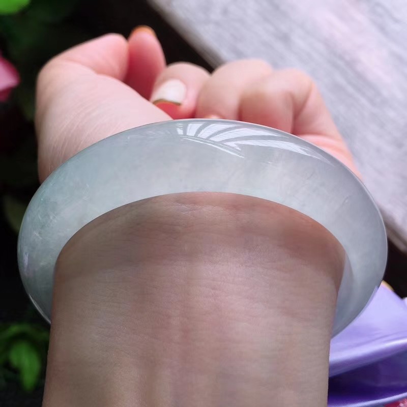 Pulsera de jadeíta birmana natural tipo A Brazalete de jade_voghion.com