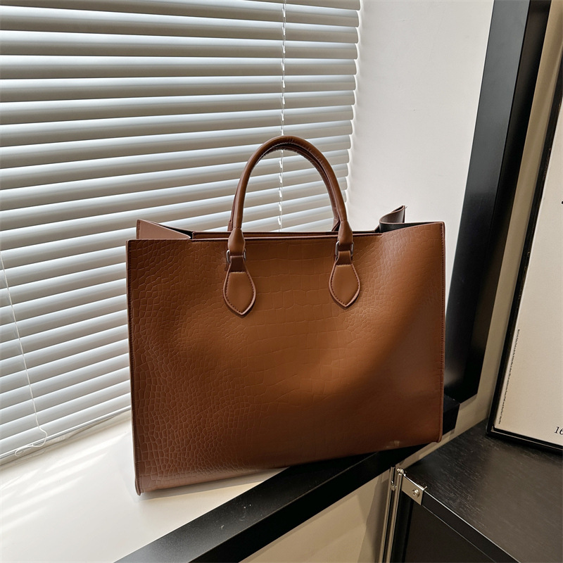 Fashionable retro capacious summer solid color one-shoulder bag for…