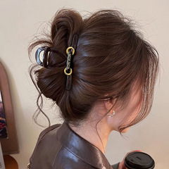 ハイエンド春夏アルファベットクリップ女性2025新高級感ヘアクリップ後頭部高品質サメクリップ髪飾り