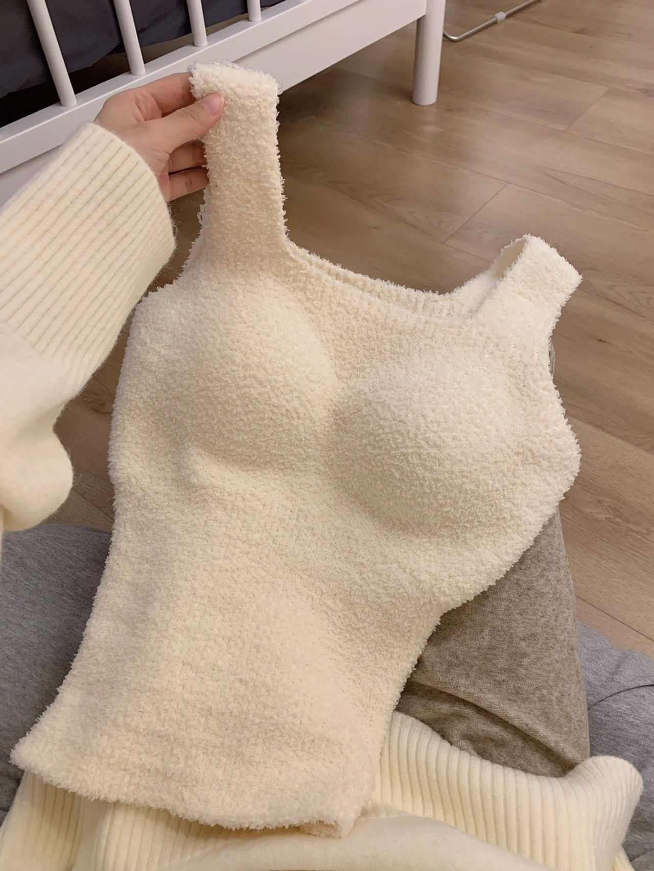 따뜻한 양모 봉제 작은 카미솔 아우터 여성용 봄과 가을 가슴 패드 두꺼운 짧은 내부 양고기 양털 탑