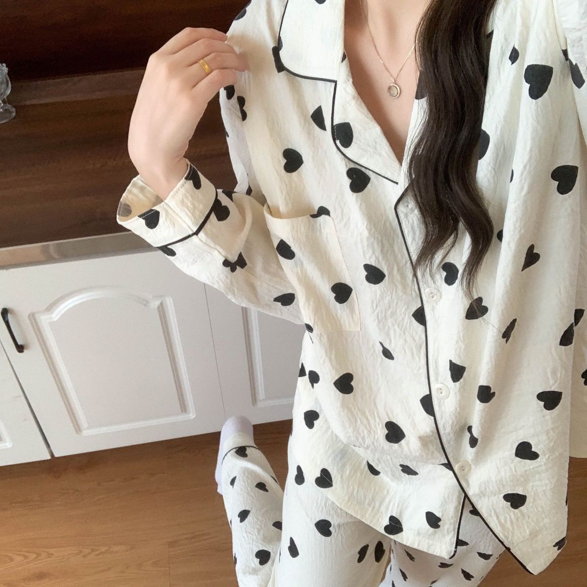 Pijamas al por mayor transfronterizos mujeres primavera y otoño manga larga set de algodón nublado lindos dibujos animados cardigans de alto nivel con solapa ropa para el hogar