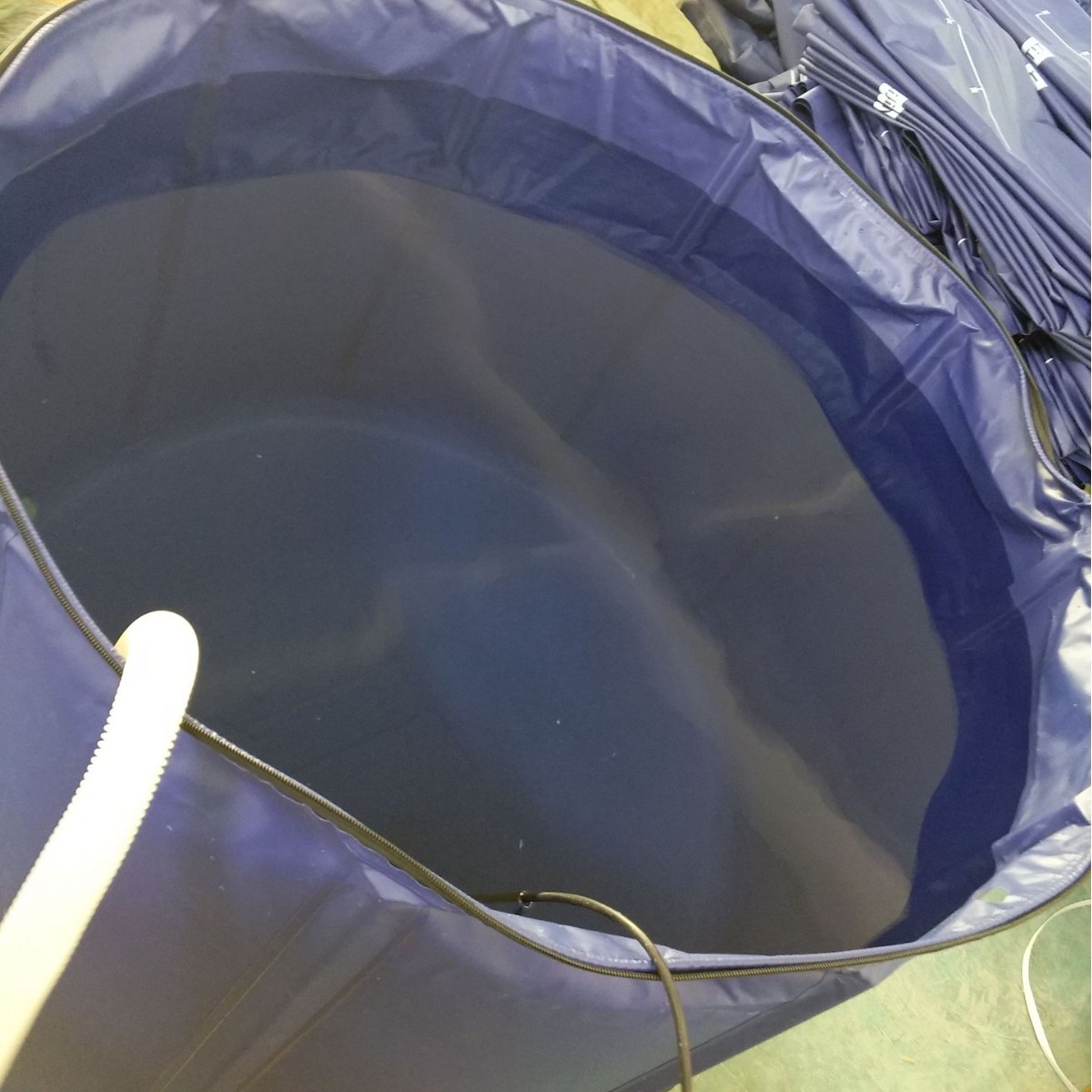 国境を越えた屋外雨水収集バケツ、PVC折りたたみ式雨水バケツ、大容量ポータブル水バケツ、庭用ポータブル貯水バケツ