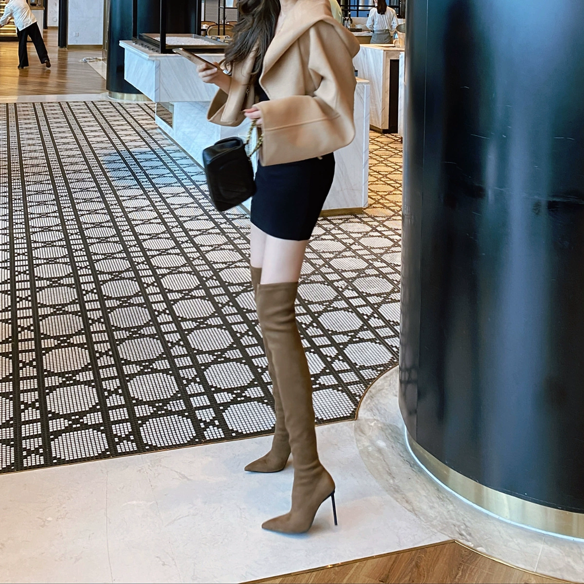 Европейские и американские сапоги на коленях женские осенние и зимние взрывы