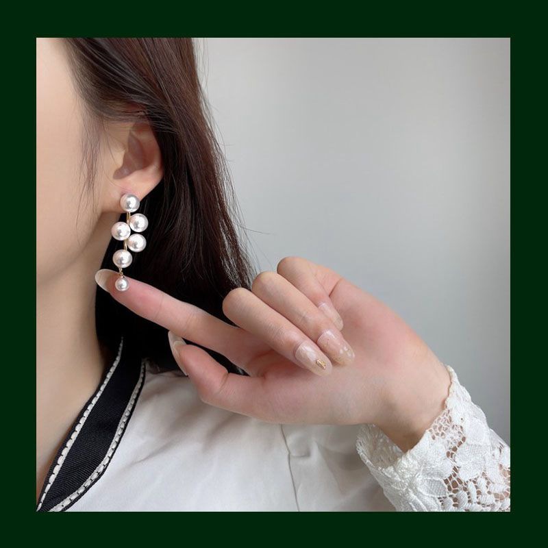 Pearl Tassel Earrings Retro New Fashion Earrings Earrings display picture 3