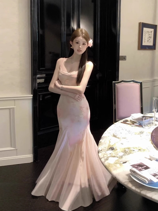 純粋な欲望スタイルの花柄メッシュサスペンダードレス女性の夏の気質ウエスト海辺の休暇ヒップカバーフィッシュテールロングスカート|undefined