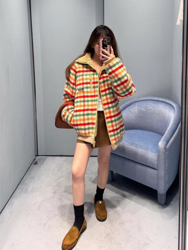 南油女装Miu2025秋冬彩色格纹羊羔毛领夹克女休闲风宽松保暖外套|undefined