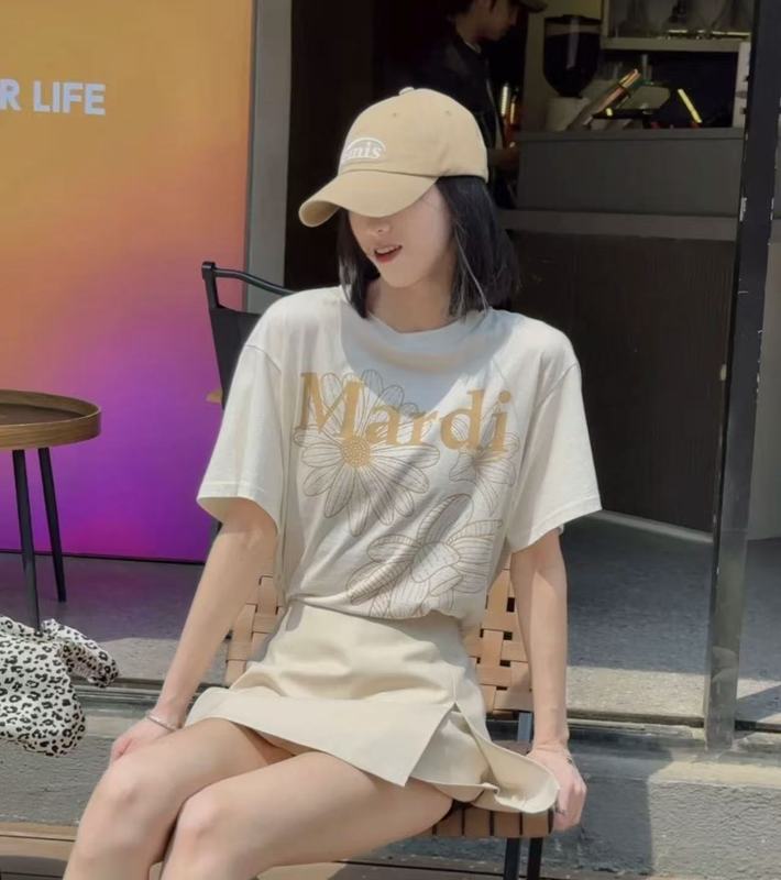 【2025新作】本物のマルディ半袖ゴルフダックスフントフラワーネックレスドッグゴールドハイシルバー同Tシャツ|undefined