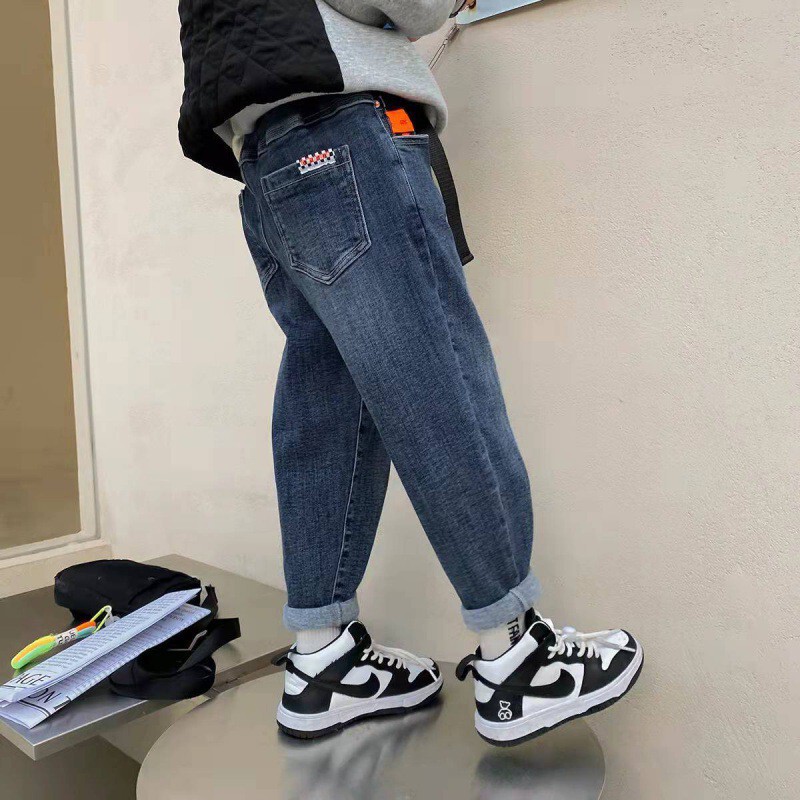 子供服の男の子と子供のベルベットのジーンズ秋冬金2024新サイズの子供のファッションズボンのファッション子供のズボンのファッション|undefined