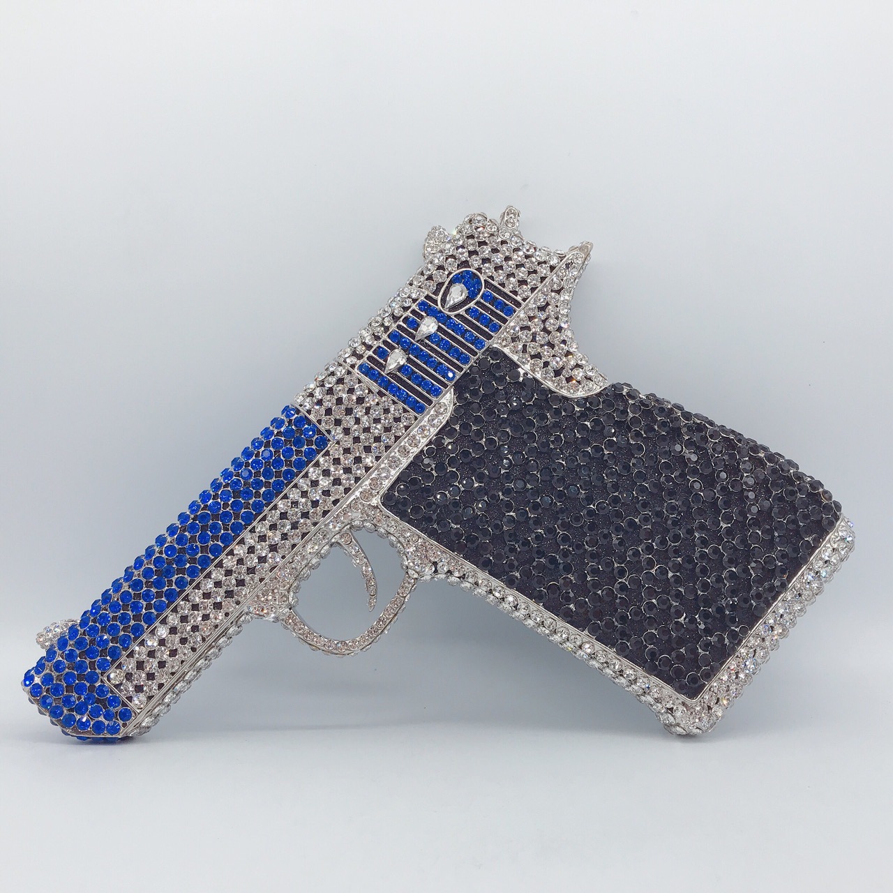 Seleccione estrictamente la nueva bolsa de cena con diamantes transfronterizos, bolsas de mano de diamantes en forma de pistola, bolsas de banquete europeas y estadounidenses, bolsas de diamantes llenas de personalidad