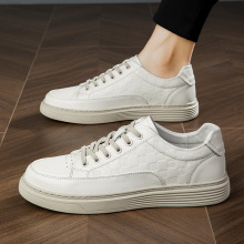 ������Ь�¿�͸���ˮ�����N��Ь���п���ٴ��ɫƤЬ���e��Ь