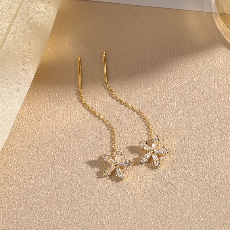 Pendientes de flores de circonita de plata de ley s925 Pendientes de flores de flecos de temperamento de alto nivel de nicho de lujo femenino simple y ligero