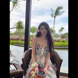 法式小众彩色碎花吊带连衣裙女性感纯欲绑带收腰度假风露背长裙子