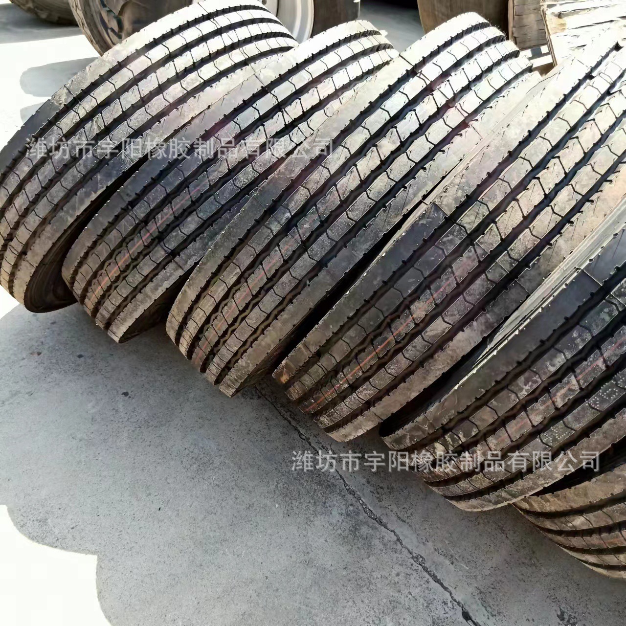 高度1米10R22.5 客车真空轮胎 顺纹 校车轮胎