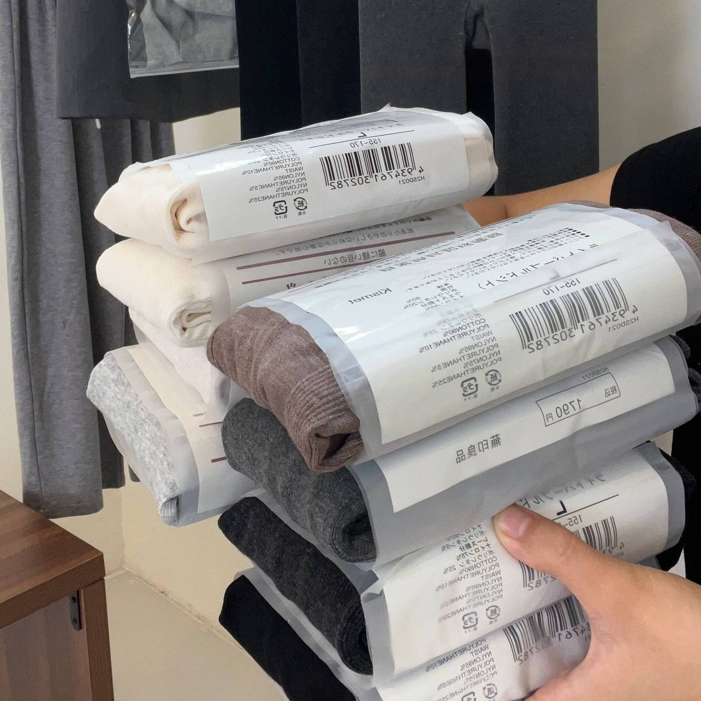 瘦腿袜加绒打底高弹显瘦婴儿绒磨毛韩流小竖条微压显瘦连袜打底裤