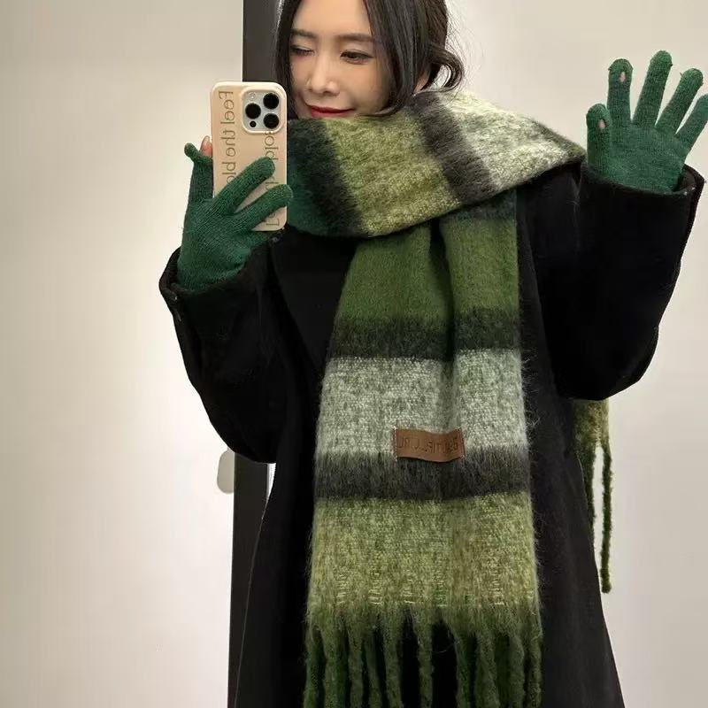 New autumn and winter scarf, fashionable and versatile plaid scarf for women, high-end plaid shawl with color-blocking and tassel design