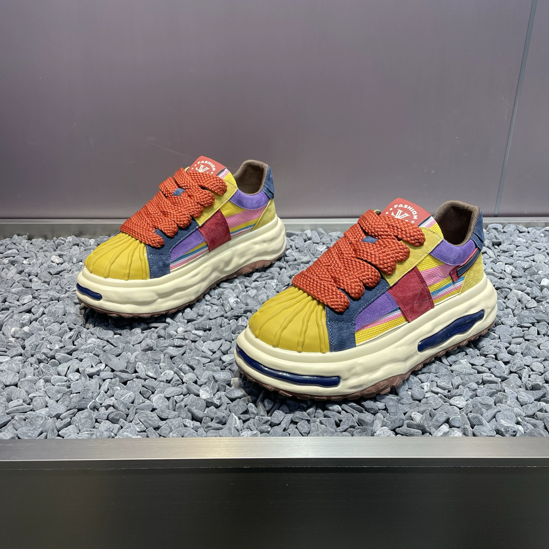 Головка раковины в цветном стиле модная обувь папы на толстой подошве