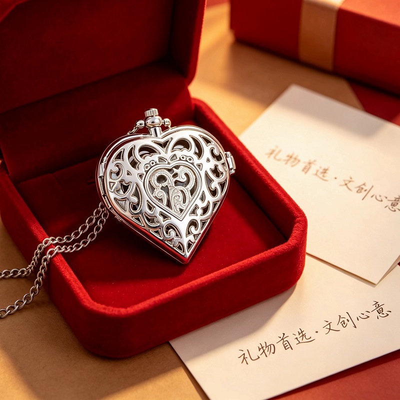 Cross-border bestseller vintage hollow heart-shaped silver pocket watch, creative flip-top quartz hanging chain heart watch, direct factory sale