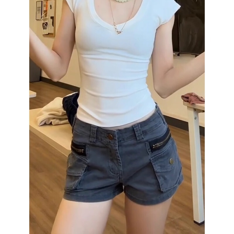 American Retro Multi-Pocket Cargo Denim Ultra-Short Shorts for Women, Summer Y2K Spicy Girl Low-Waist Slimming Hip-Hugging A-Line Hot Pants American Retro Multi-Pocket Cargo Denim Ultra-Short Shorts for Women, Summer Y2K Spicy Girl Low-Waist Slimming Hip-Hugging A-Line Hot Pants