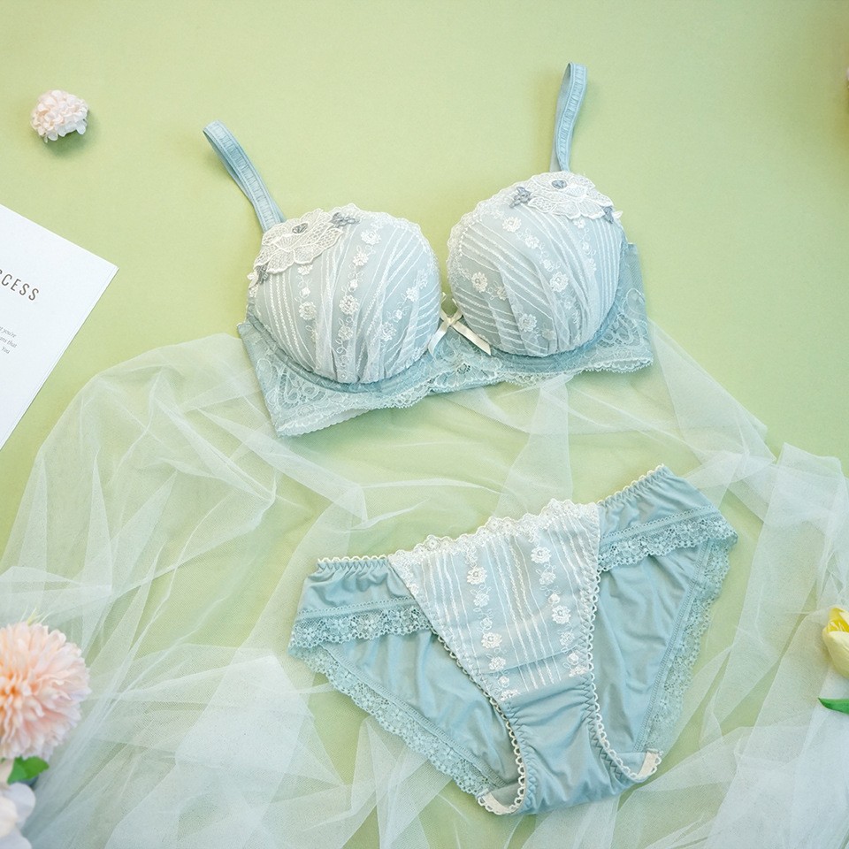 European American Plus-size Push-up Thick-cup Women's Lingerie Set For Large Busts, Comfortable, Breathable, Adjustable,_voghion.com
