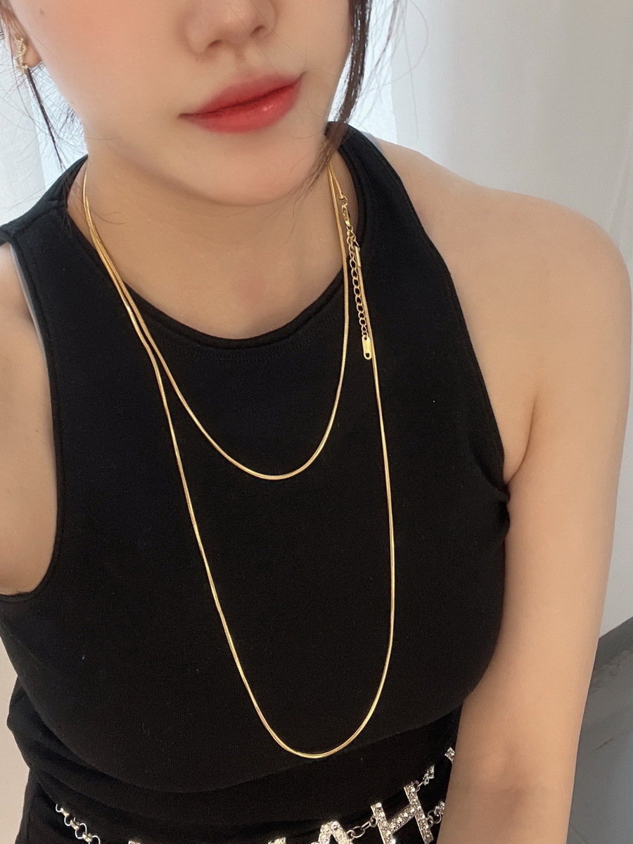 10g Weight 18K Gold Plated Plating Material Simple Style U Shape Titanium Steel Necklace 1 Piece