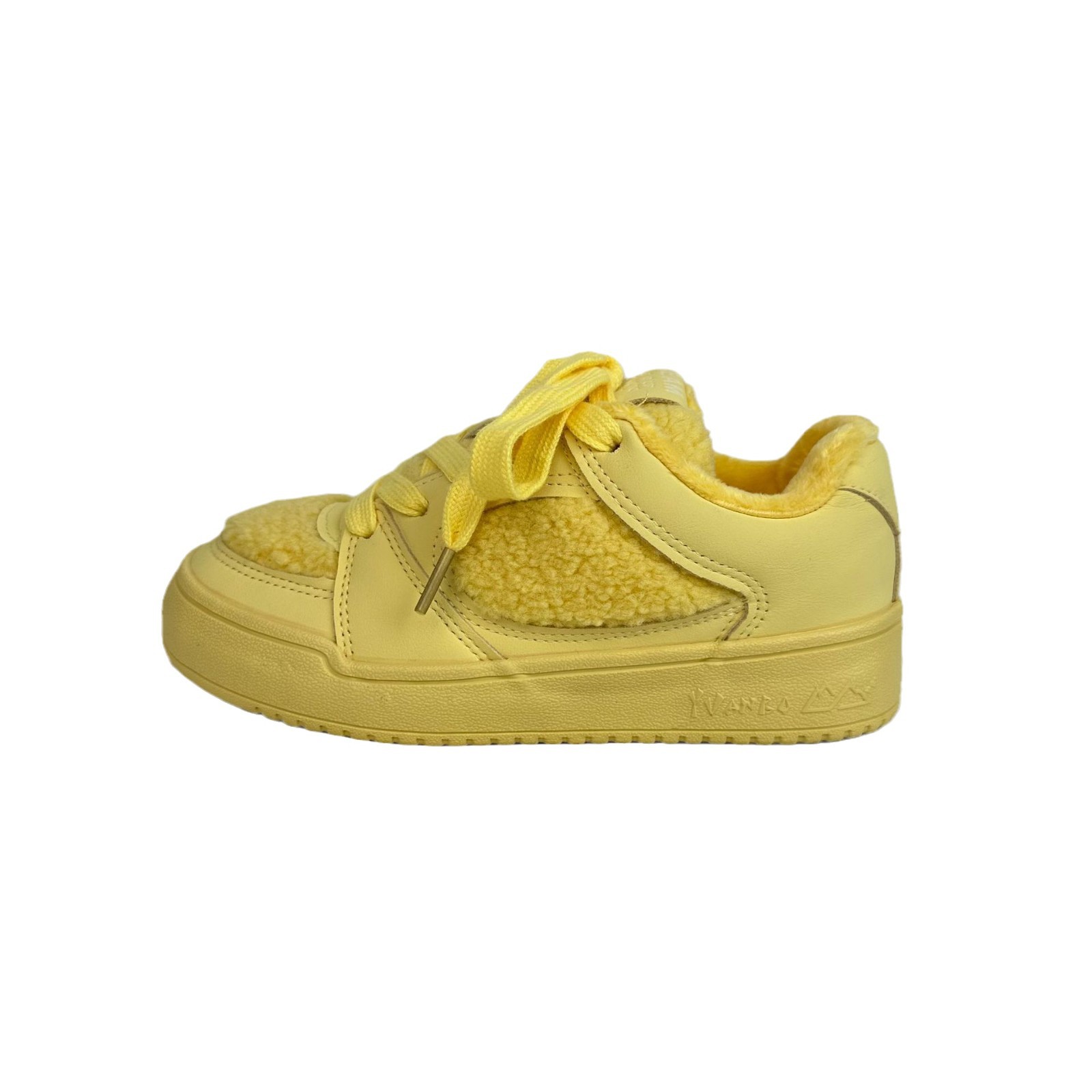 Zapatos con cordones delanteros estilo Hong Kong Zapatos deportivos casuales coreanos Zapatos de mujer de todo fósforo 2024 Nuevos zapatos blancos Mujer Yuanbo 5353