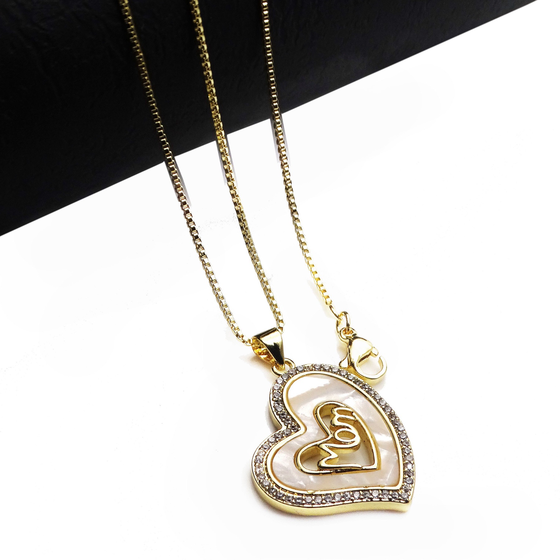 7g Weight Copper Pendant Material Zircon Inlay Material Pendant Necklace Classification Copper Chain Material 1 Piece Quantity Casual Occasion Copper Material Letter, Heart Shape Pattern Women's Gender Inlay Design Simple Style Style Copper Inlay Letter Heart Shape Zircon Pendant Necklace 16