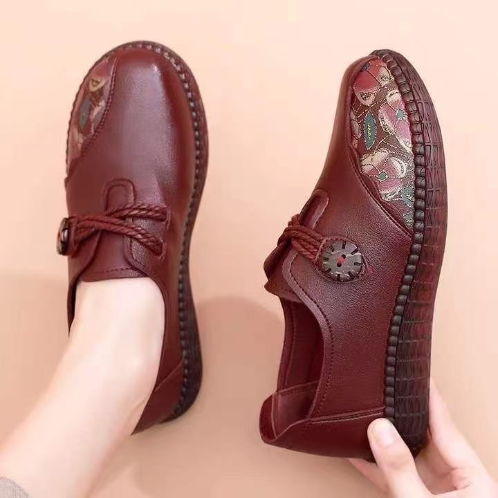 2026 nuevos zapatos de madres con suela plana, zapatos de cuero con suela suave, zapatos de abuela, zapatos antideslizantes para mujeres mayores