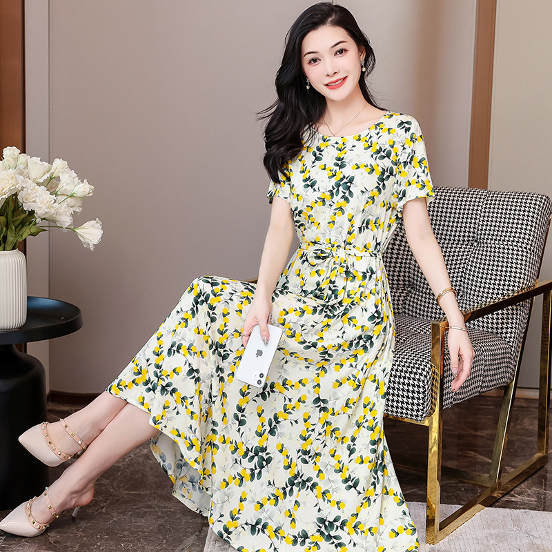 2025年棉绸连衣裙妈妈夏装时尚外穿40岁50大码中老年高档碎花裙子