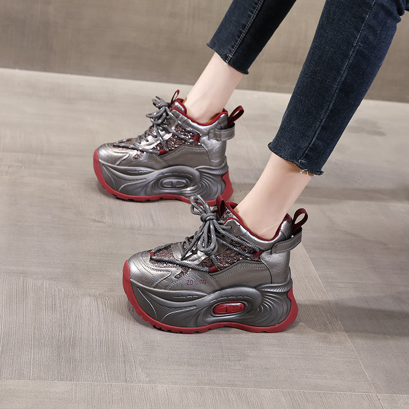 Giày sneaker nữ đế dày tăng chiều cao phong cách châu Âu — Màu đen