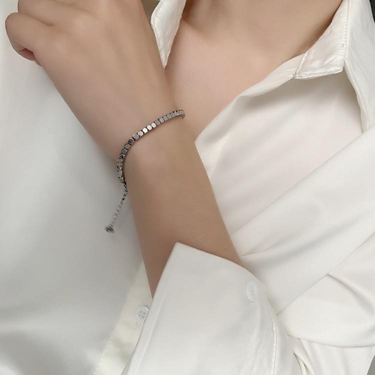 O1CN013MnUAs27qR5FaozE7_!!2023