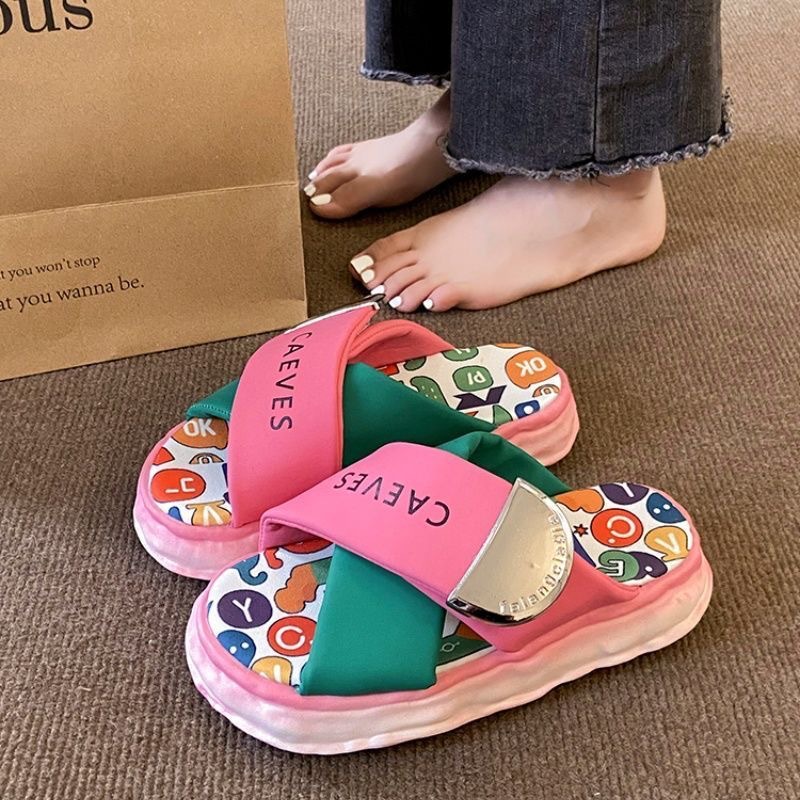 Beautiful Thick-Soled Height-Increasing Sandals for Women's Summer Outer Wear, High-End 2025 New Style with Skirts for Going Out to the Beach, Beach Shoes