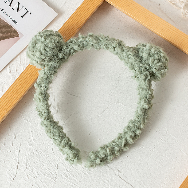 [Pequeña venta al por mayor] 2022 nueva cinta de bola de oso de peluche antideslizante de lavado de cara de lana de cordero de color caramelo