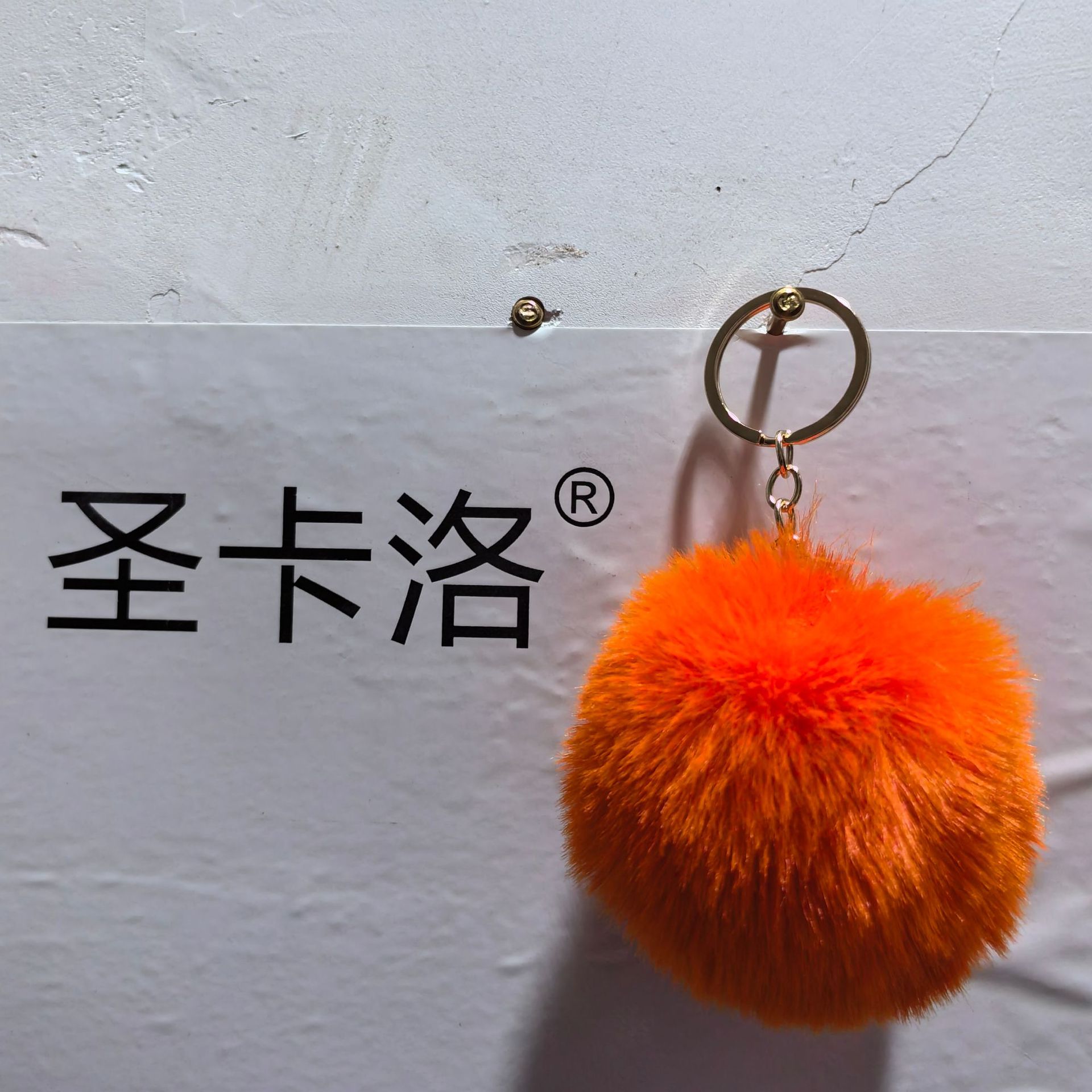 Elemento verde colgante cuerda llavero de peluche de piel artificial bolsa de lana corta colgante damas colgando bolsa accesorios al por mayor