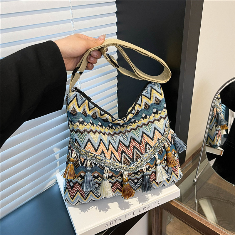 Large-Capacity Fashionable Ethnic Style Casual Bag 2026 New Style National Style Retro Shoulder Bag Niche Travel Crossbody Bag for Women Large-Capacity Fashionable Ethnic Style Casual Bag 2026 New Style National Style Retro Shoulder Bag Niche Travel Crossbody Bag for Women