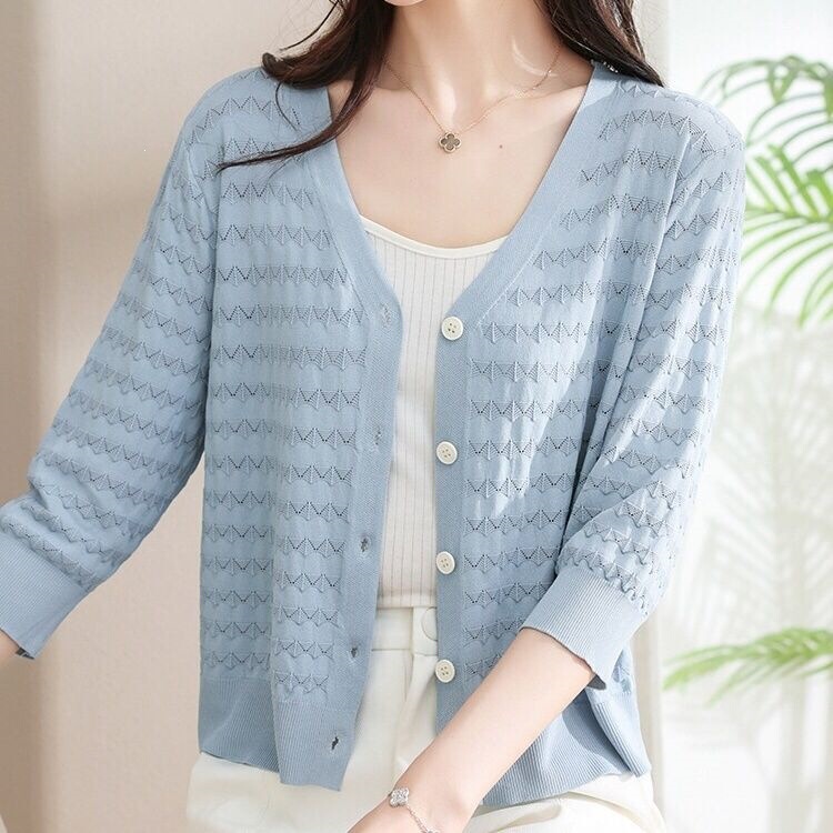 Women's Thin Cardigan Knit Jacket for Spring and Summer, Ice Silk Shawl, Short Versatile Sun Protection Air Conditioning Shirt, Hollow-Out Top Women's Thin Cardigan Knit Jacket for Spring and Summer, Ice Silk Shawl, Short Versatile Sun Protection Air Conditioning Shirt, Hollow-Out Top