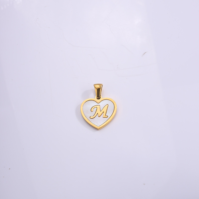 Nuevo colgante de corazón de melocotón de acero de titanio, accesorios de concha de letras inglesas, colgante pequeño, joyería de amor de bricolaje, collar a juego