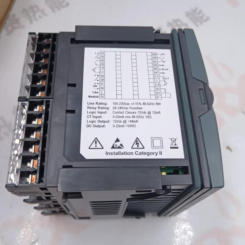 British Continental Eurotherm 3204/Cc/Vh/Drdx/X/Rcl/G/Eng/Eng/