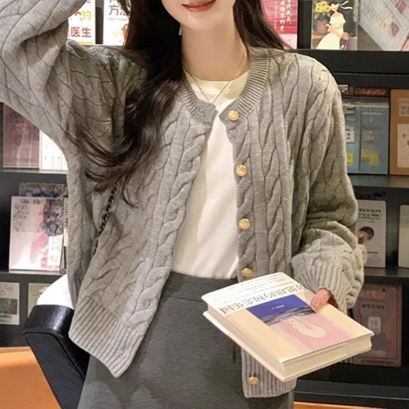 여성 꽈배기 니트 가디건 버튼 숏자켓 그레이 데일리 루즈핏