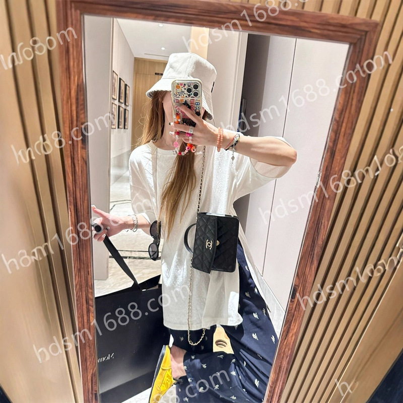 Relaxation ‌ Thin, Soft and Loose, Three-Quarter Sleeves, Rolled Sleeves, Side Slits, Dropped Shoulders, Slimming Look Paper T-Shirt