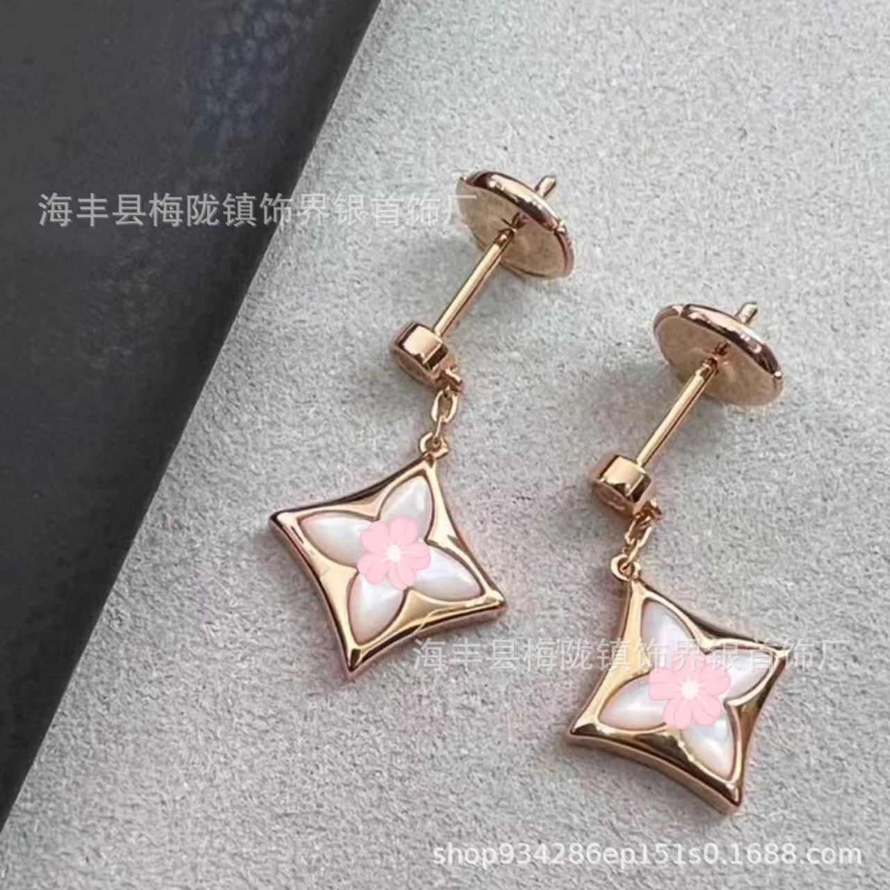 Donkey Familyの新作高級版四つ葉のクローバー五花ブレスレット、女性用18金メッキ、オールドフラワーパウダーシェルネックレス、アマゾナイトイヤリング