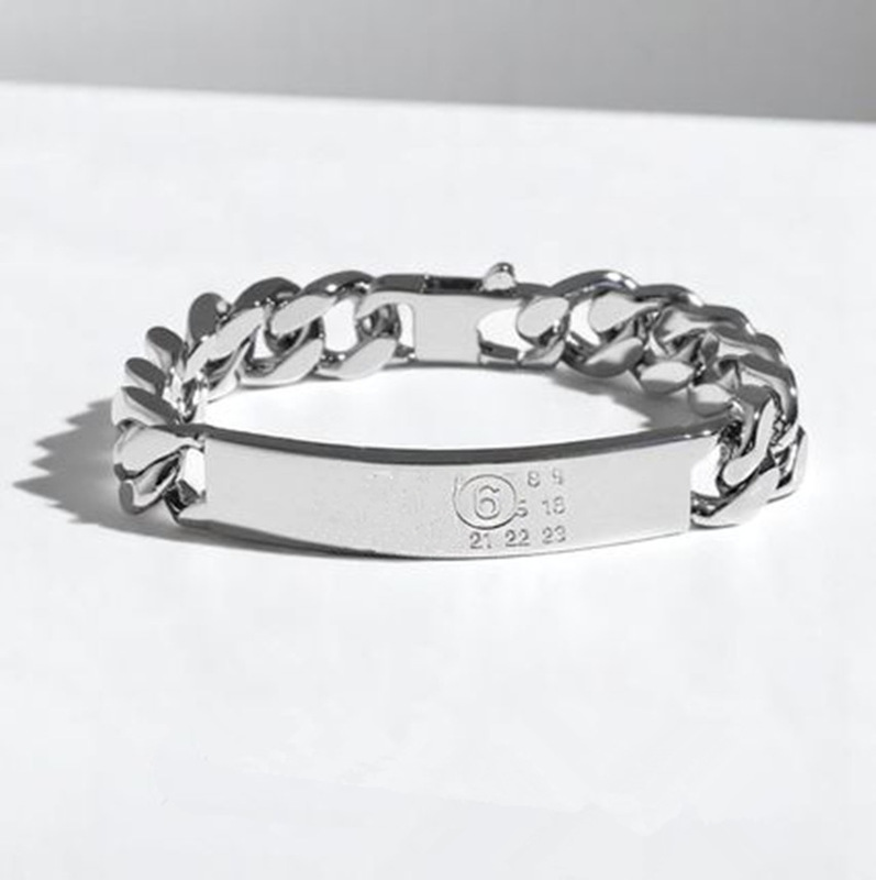 Pyc 22Ss Digital Logo Nameplate Bracelet with Letter Engraving, Cuban Chain, Versatile, Light Luxury, Simple Bracelet for Couples