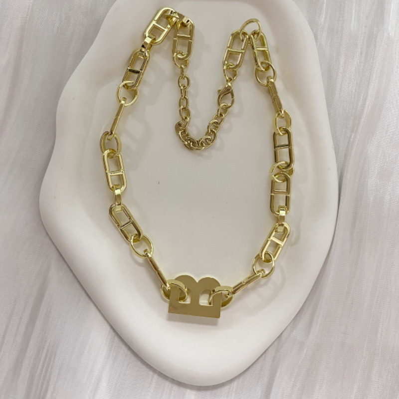 Light Luxury INS Style Internet Celebrity Personality Exaggerated B Letter Thick Clavicle Chain Short Choker Necklace_voghion.com