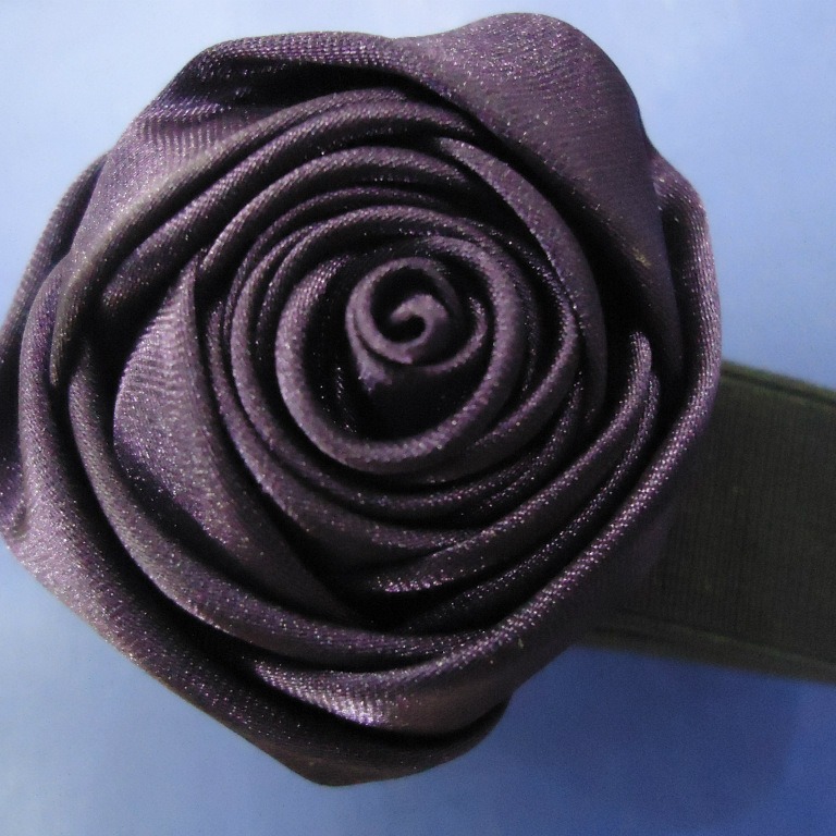 厂家低价供应各种尺寸、各种颜色、款式的手工卷心玫瑰花