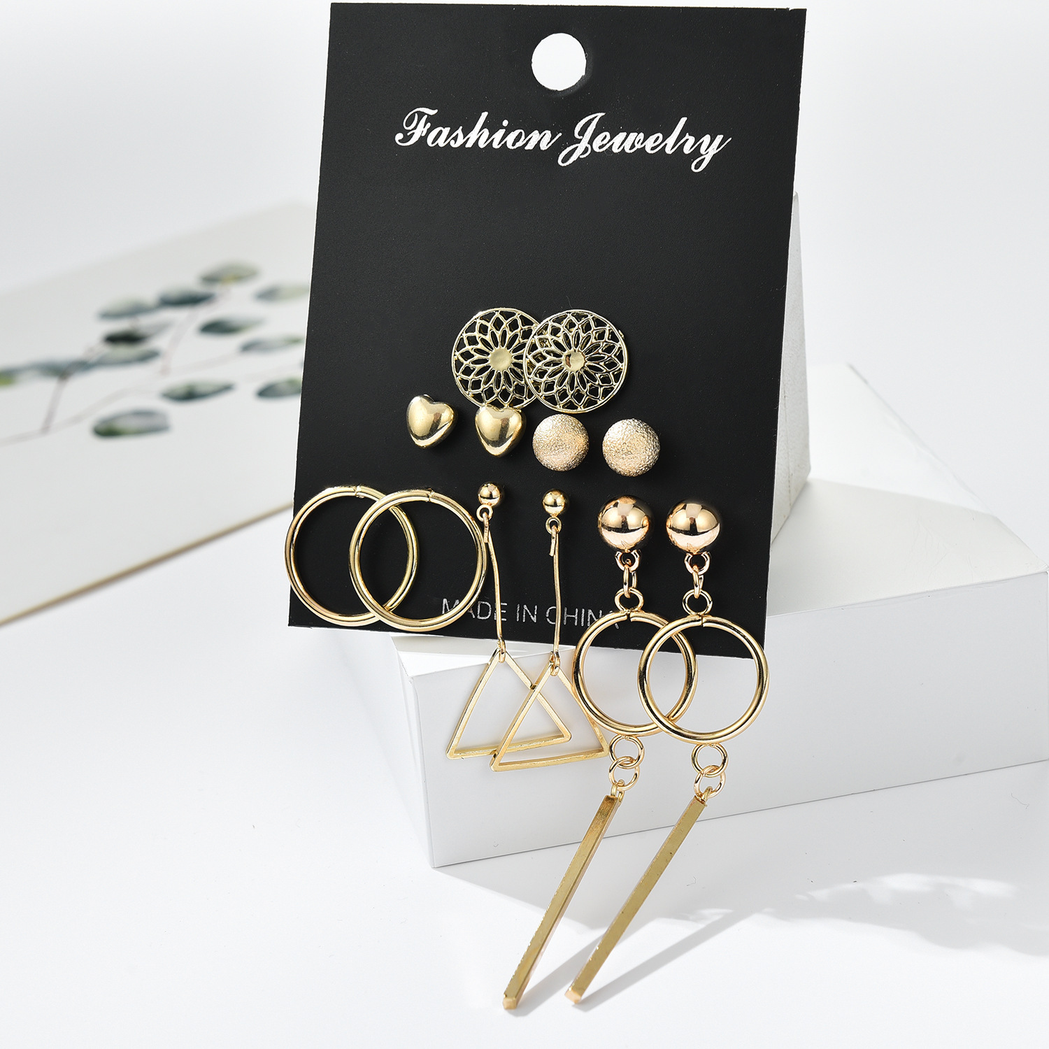 欧美跨境新款珍珠女士耳环 复古金色耳圈套装6件套Earrings Set 欧美跨境新款珍珠女士耳环 复古金色耳圈套装6件套Earrings Set