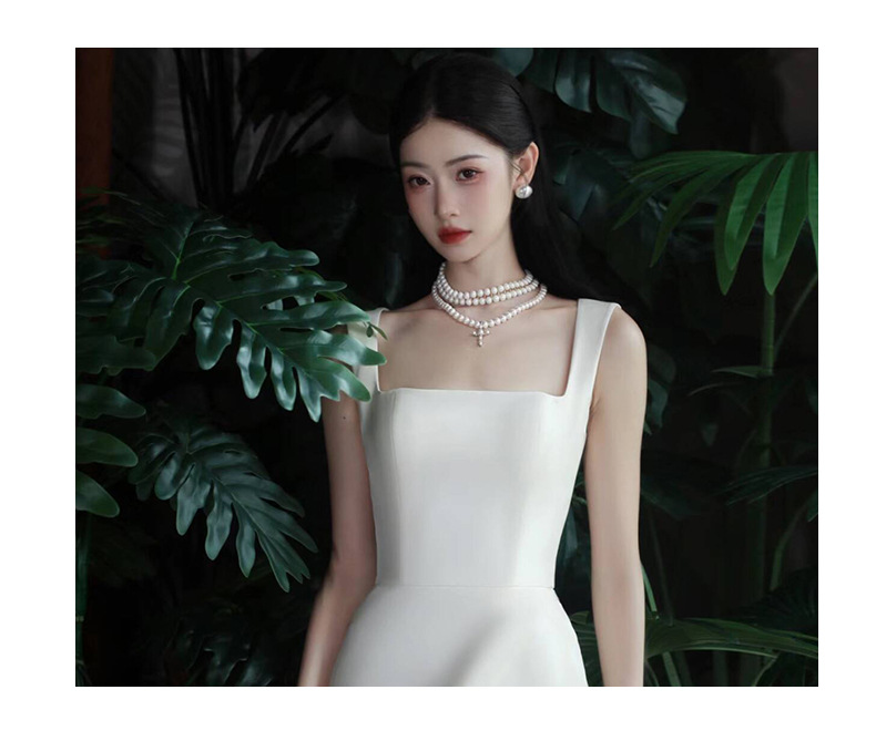 Vestido de noiva sem alças em cetim elegante e sofisticado_voghion.com