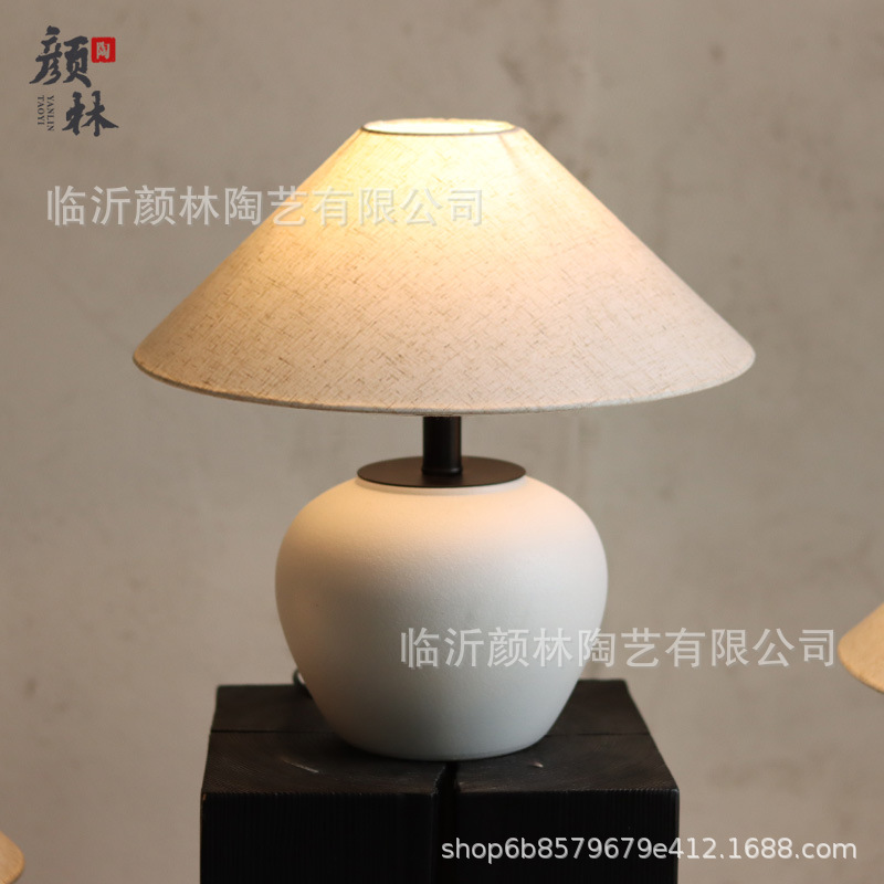 Lámpara de escritorio de arte lámpara de cabecera lámpara de cerámica lámpara de cerámica lámpara de escritorio de estilo medieval lámpara de escritorio blanca decoración lámpara de atmósfera