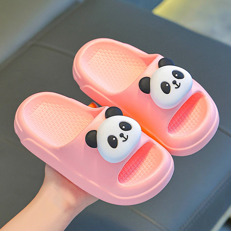 Zapatillas infantiles verano 2025 nuevo niño interior antideslizante bebé casa arrastrar niñas niños zapatillas panda