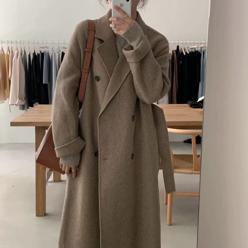 Retro Classic Long Woolen Coat – Korean Style, timeless silhouette, available in Off White or Coffee, Average code