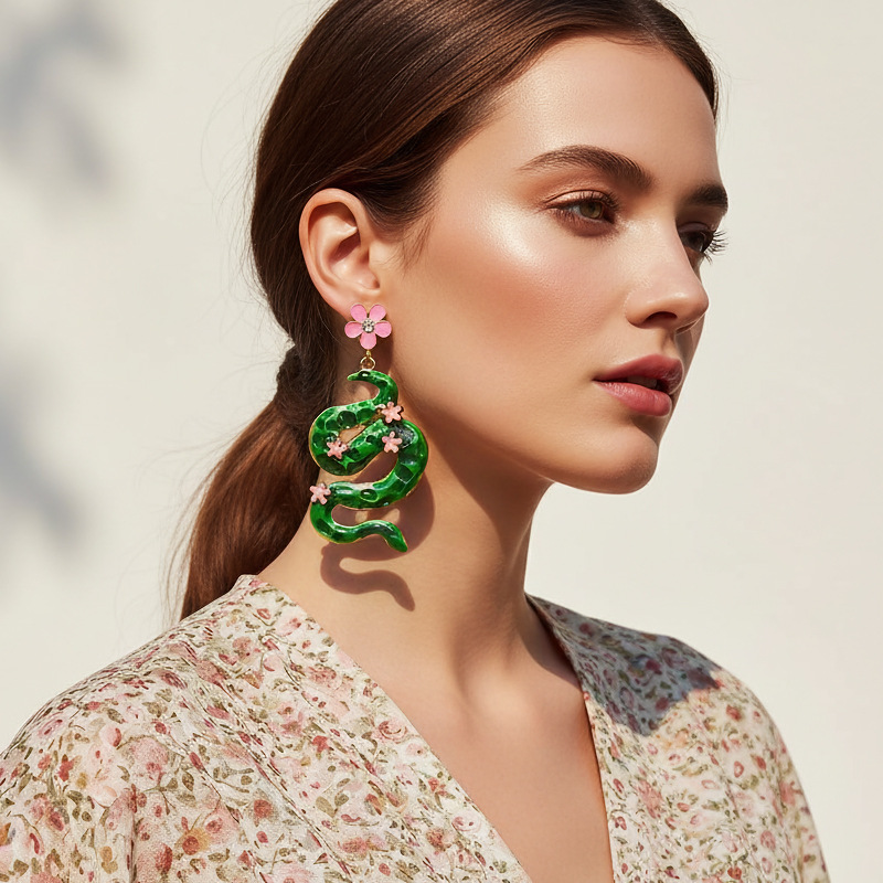 European and American Cute Alloy Oil Dripping Small Flower Snake Pendant Earrings with Personality and Temperament Wrapped with Diamonds Snake Earrings for Women